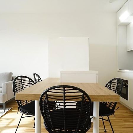Apartment With Terrace Near Metro Station And Spa เวียนนา ภายนอก รูปภาพ