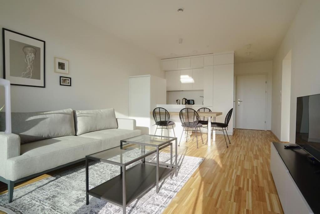Apartment With Terrace Near Metro Station And Spa เวียนนา ภายนอก รูปภาพ