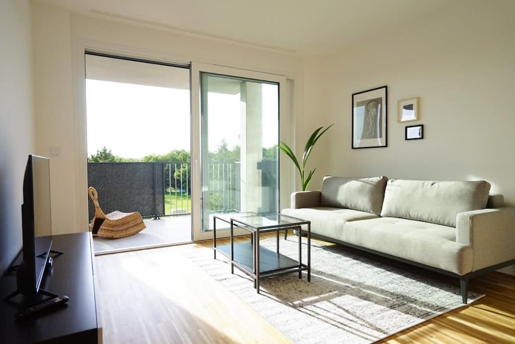 Apartment With Terrace Near Metro Station And Spa เวียนนา ภายนอก รูปภาพ