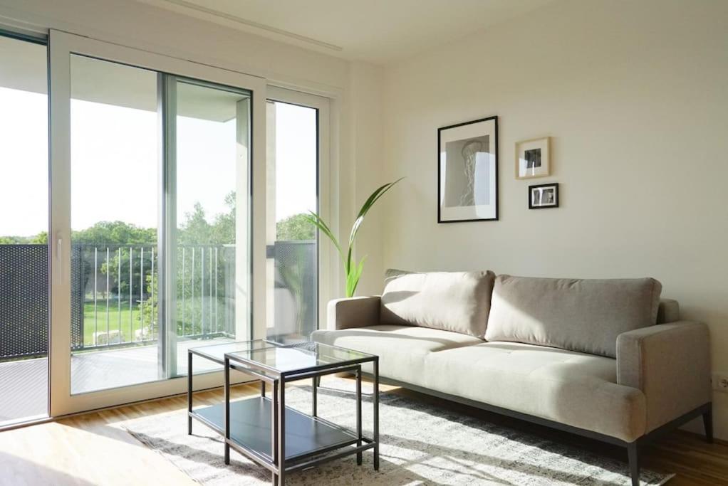 Apartment With Terrace Near Metro Station And Spa เวียนนา ภายนอก รูปภาพ